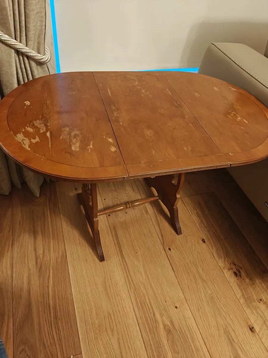 Small drop-leaf table - Image 1