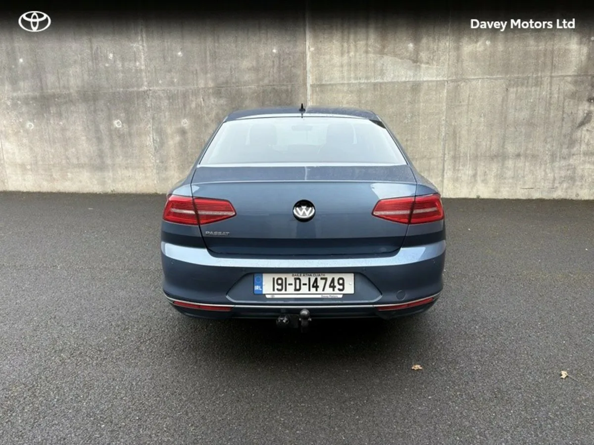 Volkswagen Passat HIGHLINE 2.0 TDI MANUAL 6SPEED F - Image 4