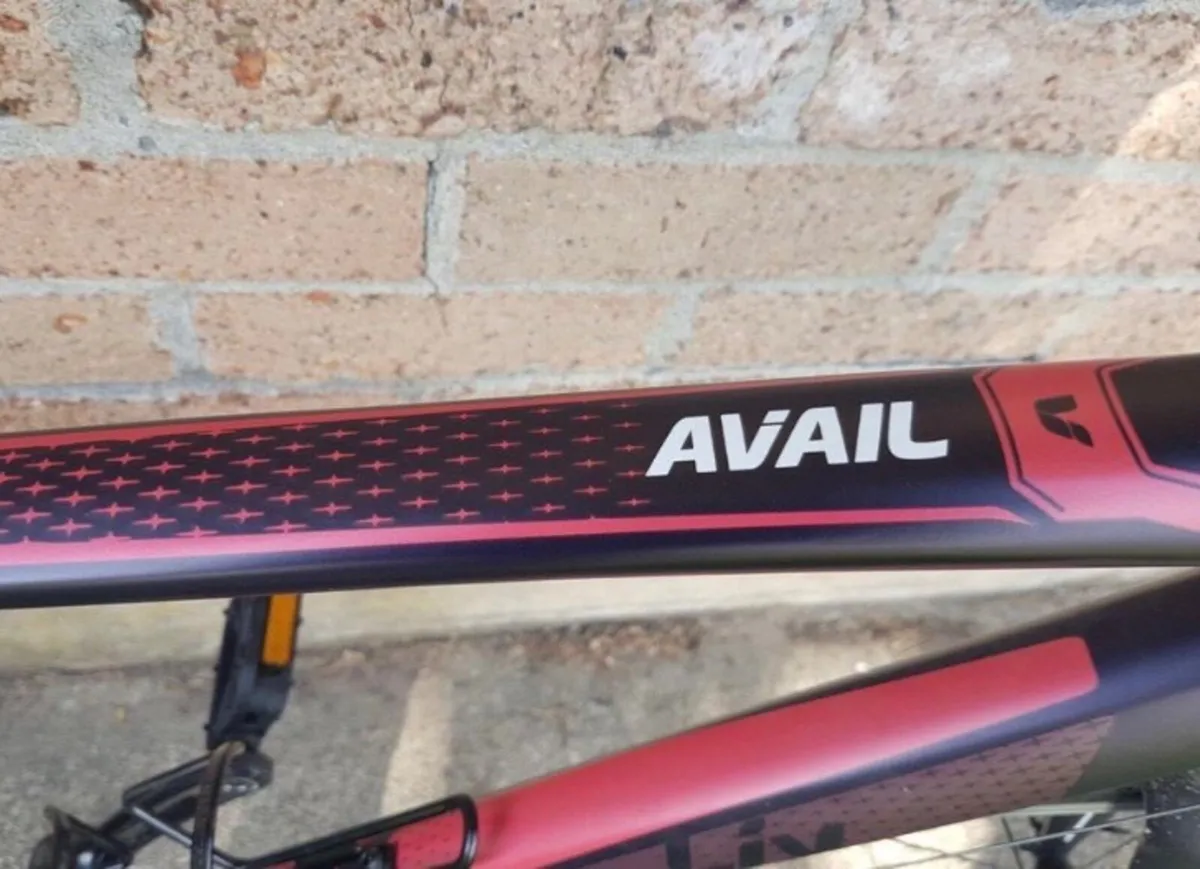 2017 Giant Liv Avail ladies road bike for sale. - Image 3