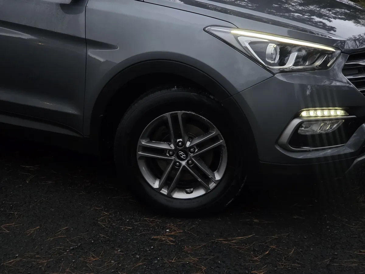 Hyundai Santafae automatic - Image 3