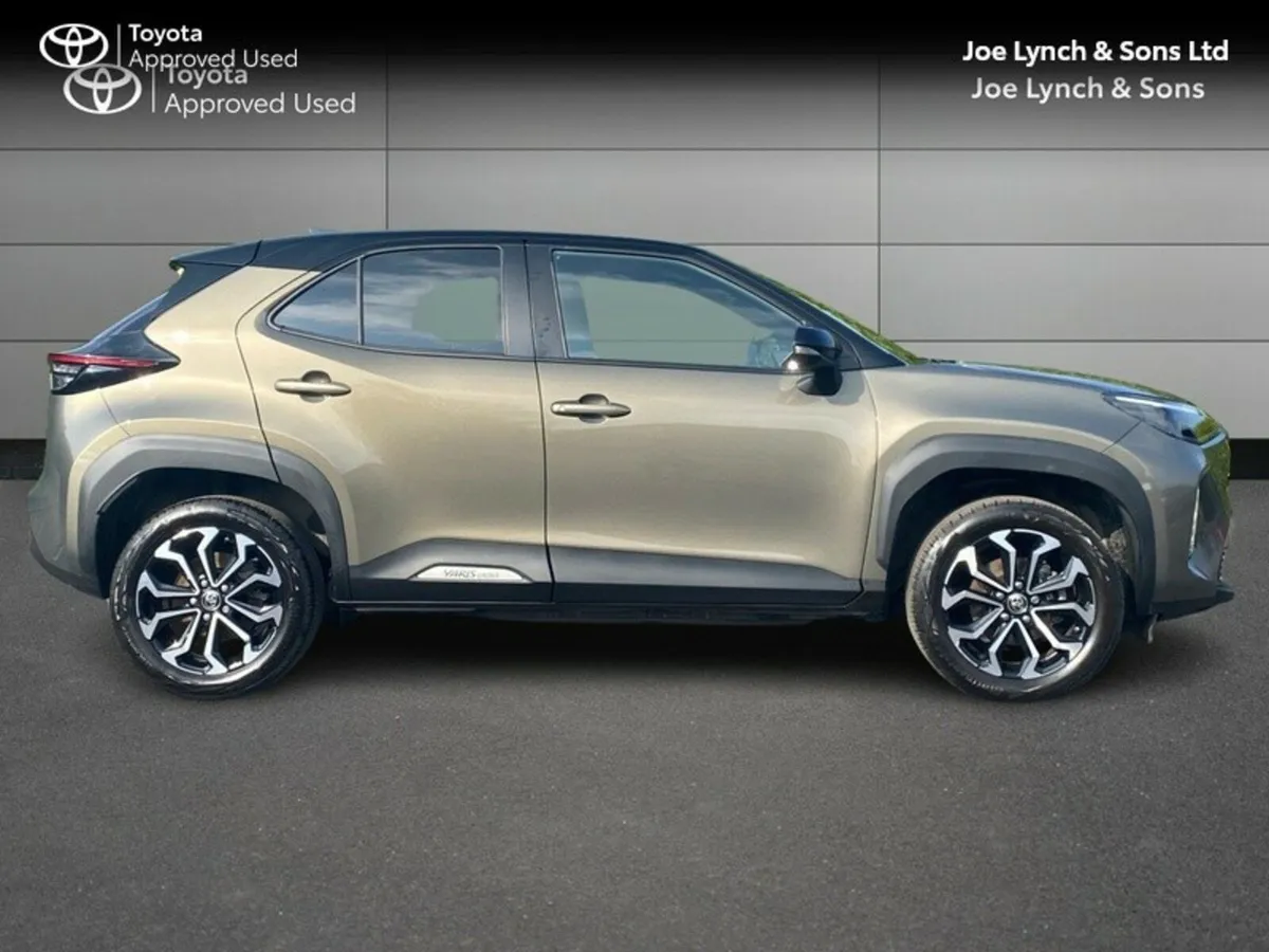 Toyota Yaris Cross YARIS CROSS LUNA SPORT - Image 3