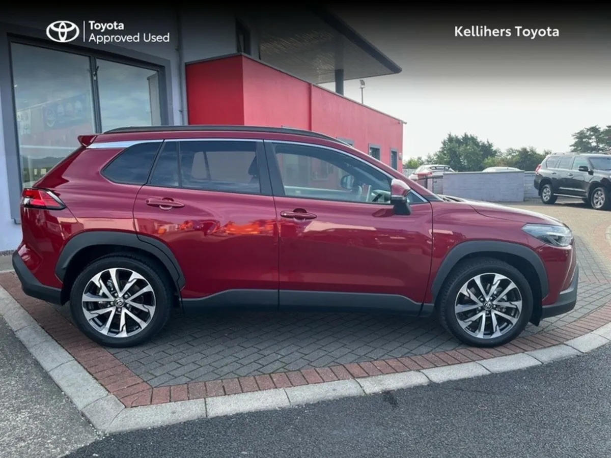 Toyota Corolla Cross HYBRID ELECTRIC SOL 2.0 - Image 3