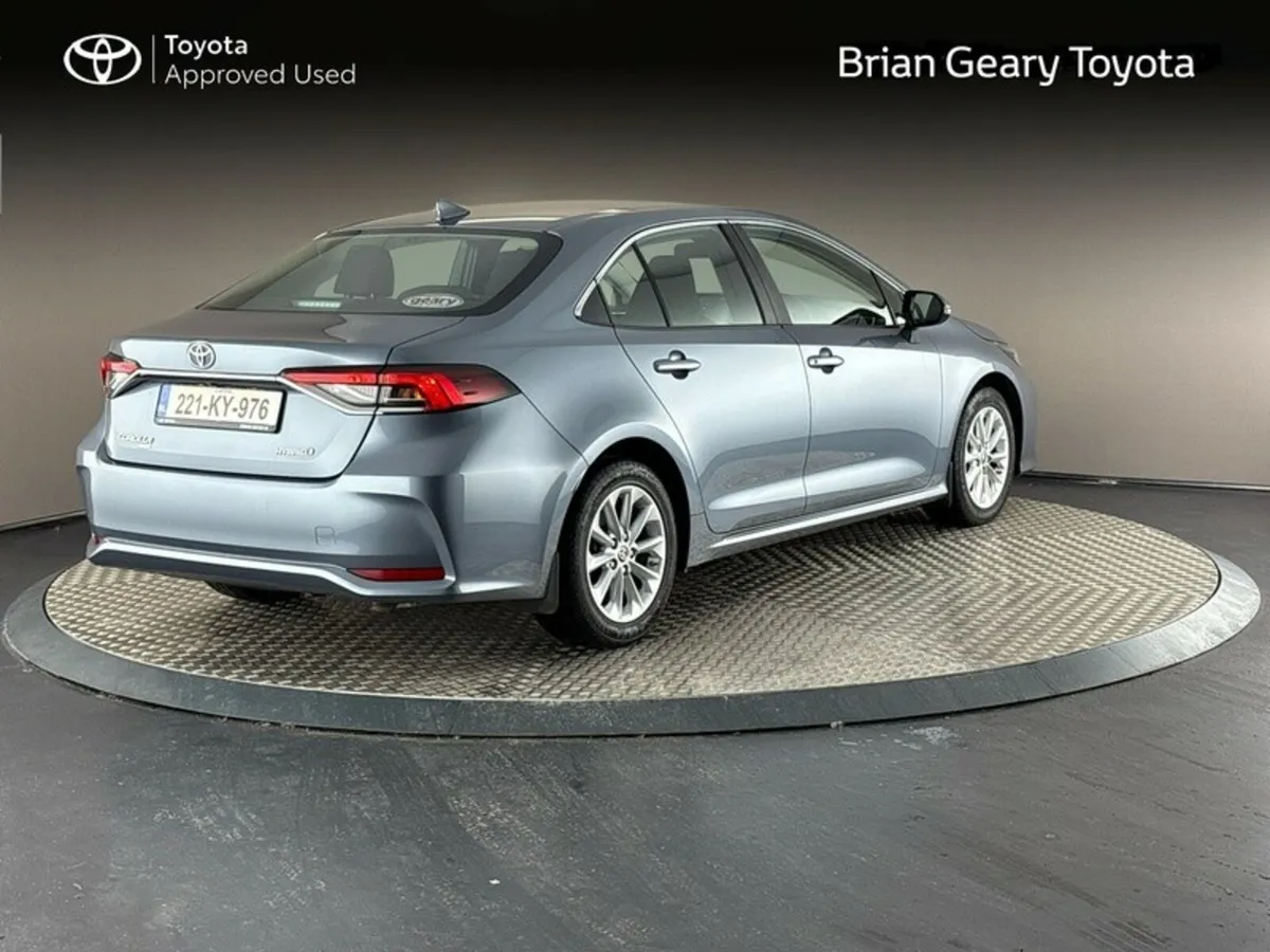 Toyota Corolla HYBRID LUNA - Image 2