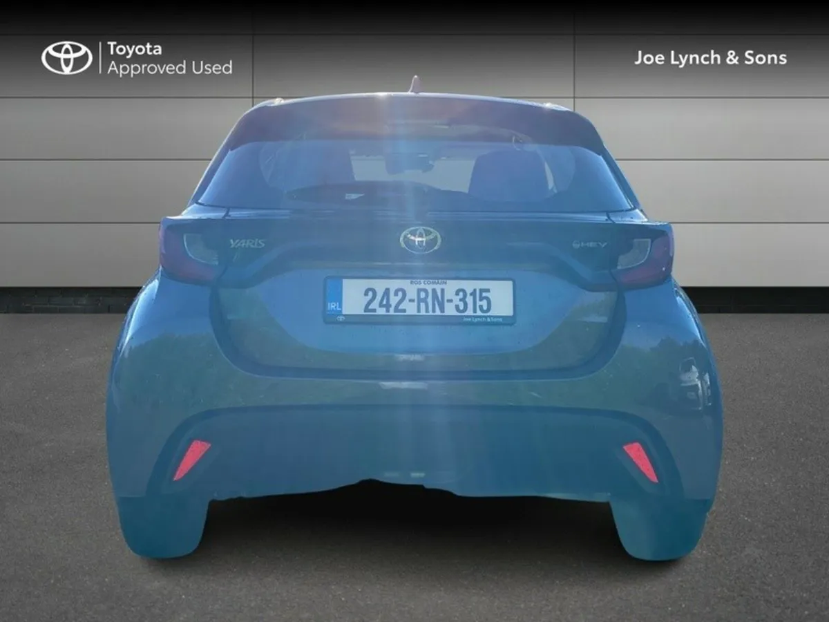 Toyota Yaris HYBRID 115 LUNA - Image 4