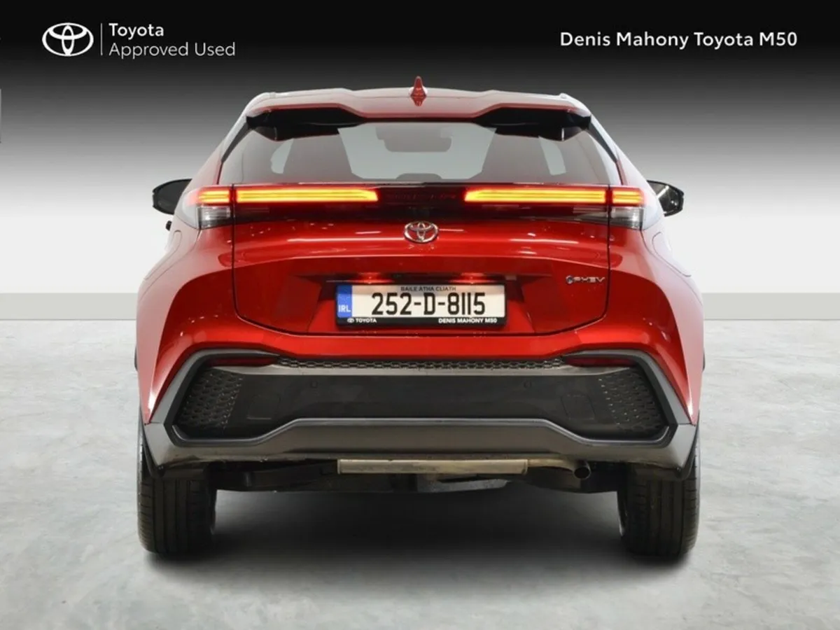 Toyota C-HR Plug-In Hybrid Sport - Image 4