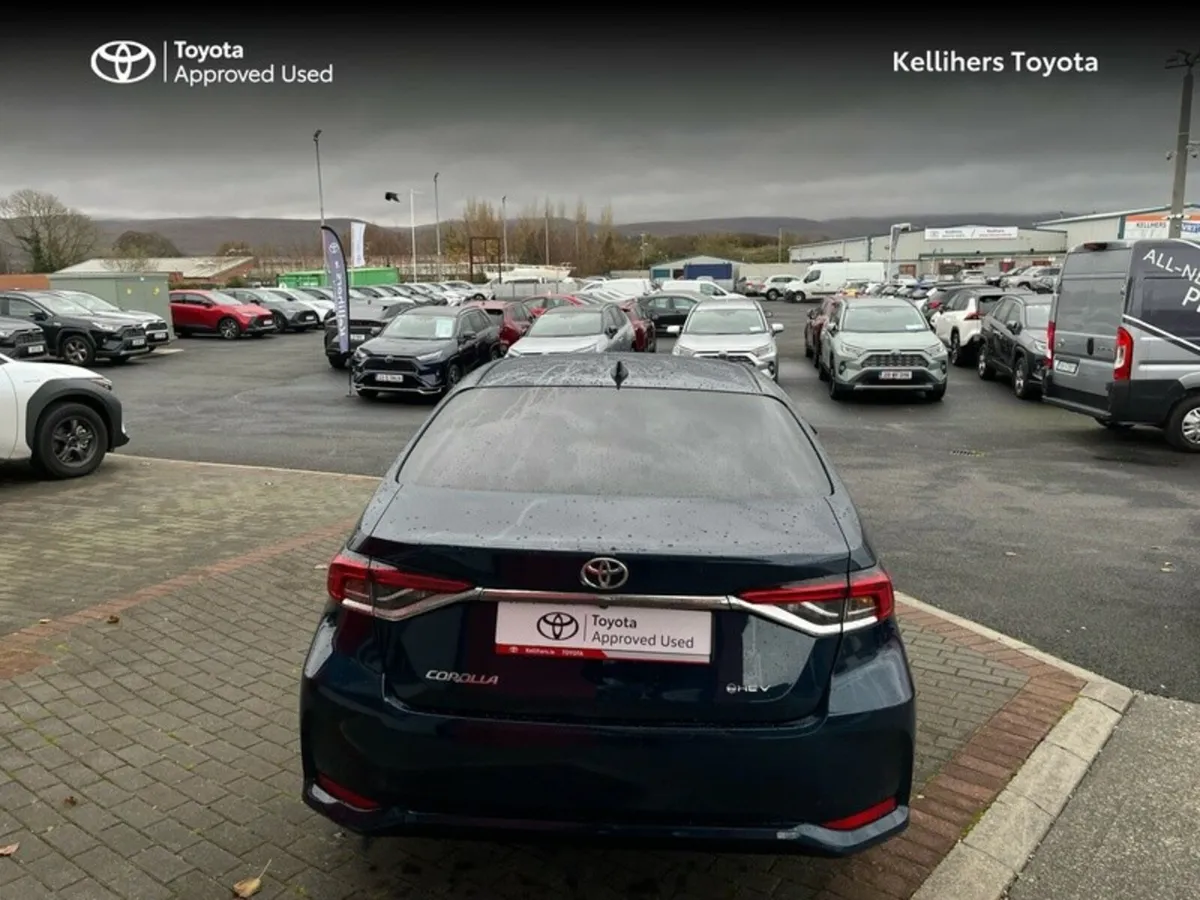 Toyota Corolla COROLLA SALOON LUNA SPORT - Image 4