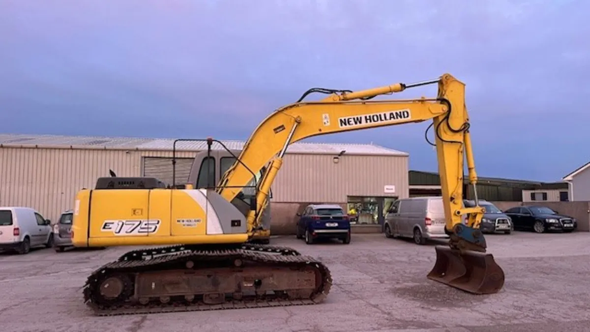 2006 New Holland Kobelco  E 175 - Image 3