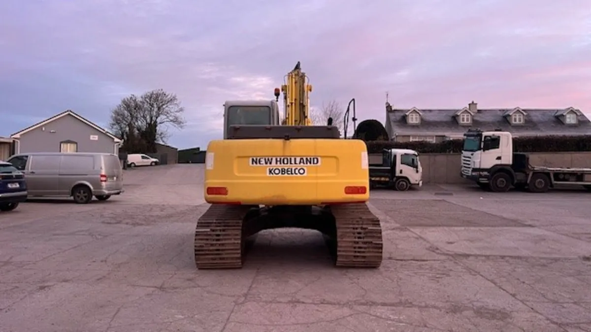 2006 New Holland Kobelco  E 175 - Image 2
