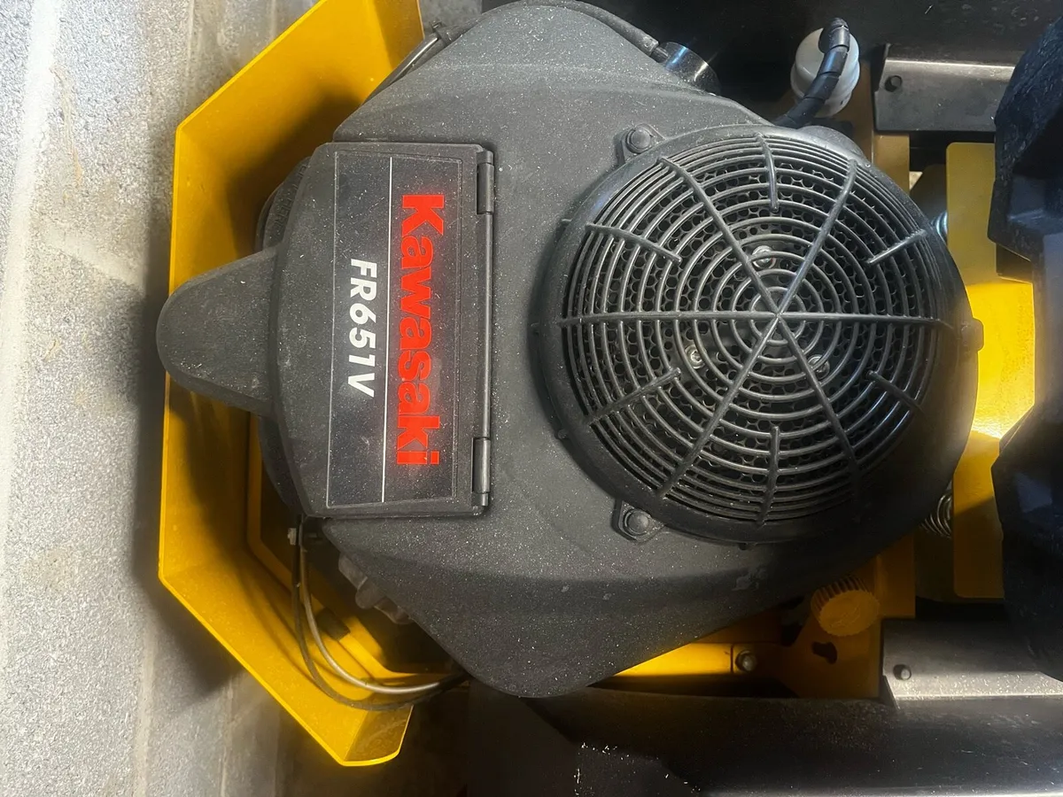 Hustler Raptor 42" Zero-Turn Mower Package - Image 3