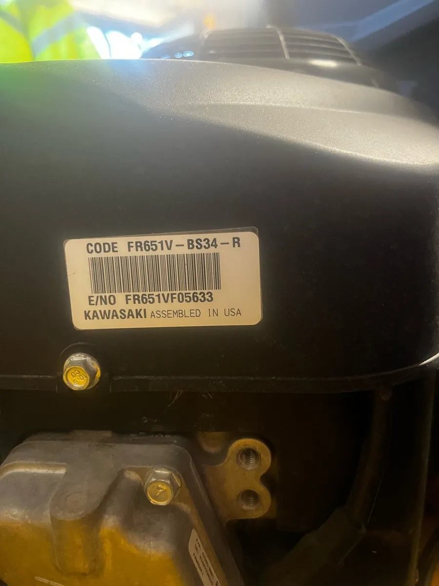 Hustler Raptor 42" Zero-Turn Mower Package - Image 4