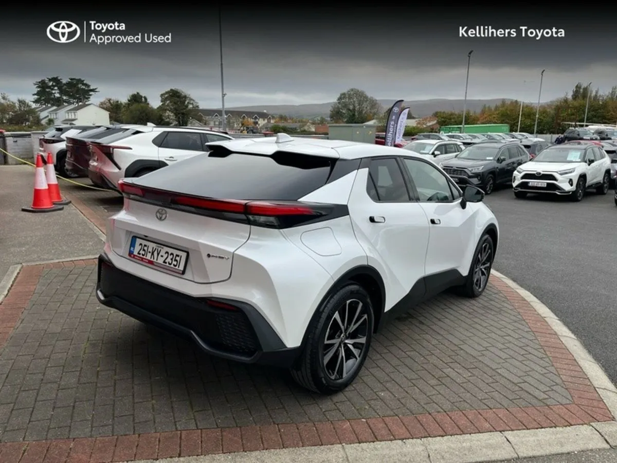 Toyota C-HR C-HR PHEV SPORT - Image 2