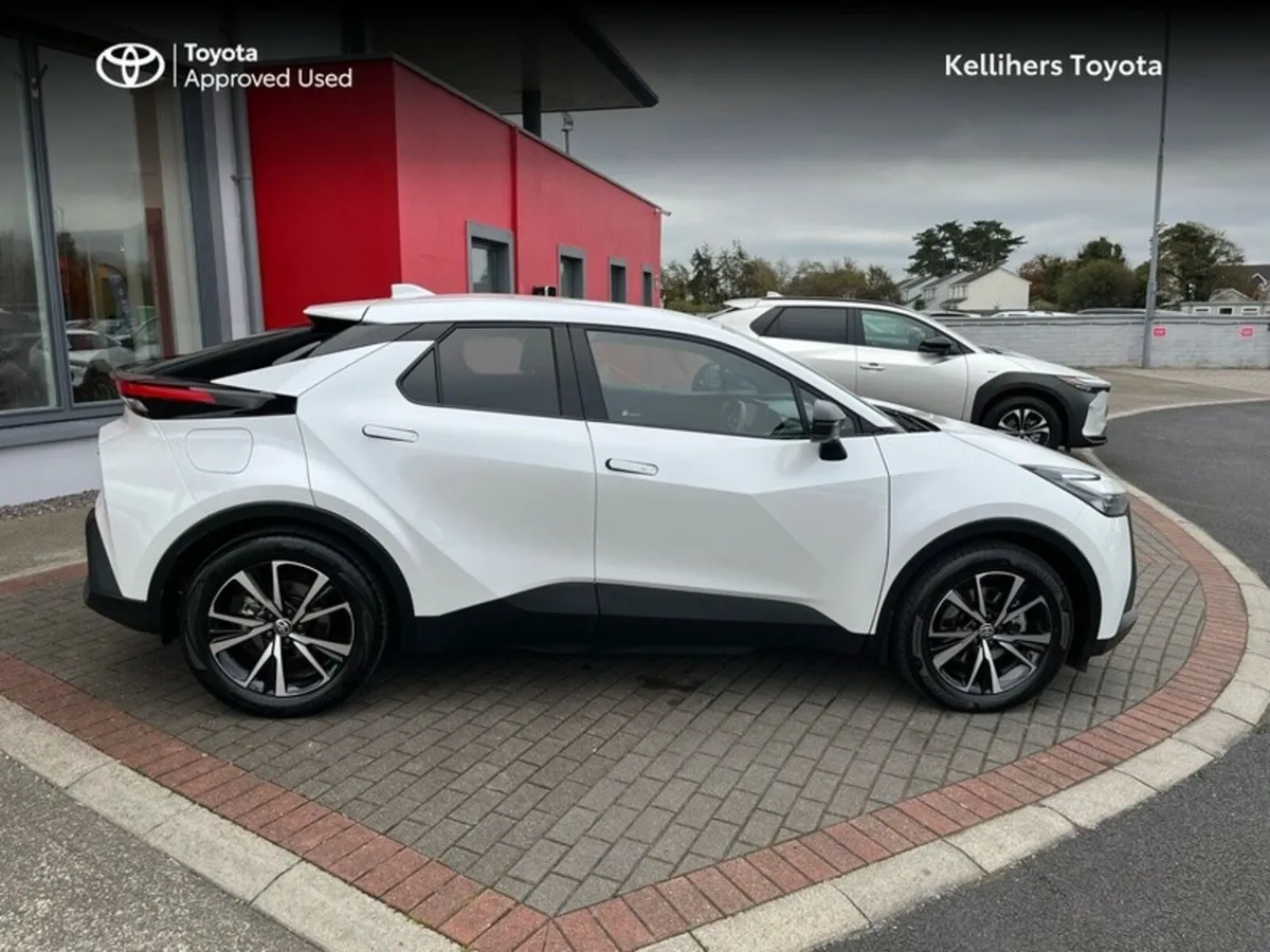 Toyota C-HR C-HR PHEV SPORT - Image 3