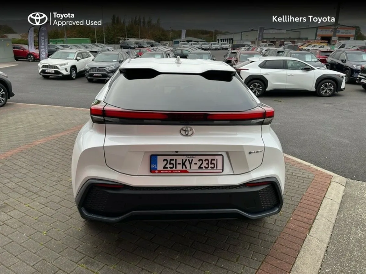 Toyota C-HR C-HR PHEV SPORT - Image 4