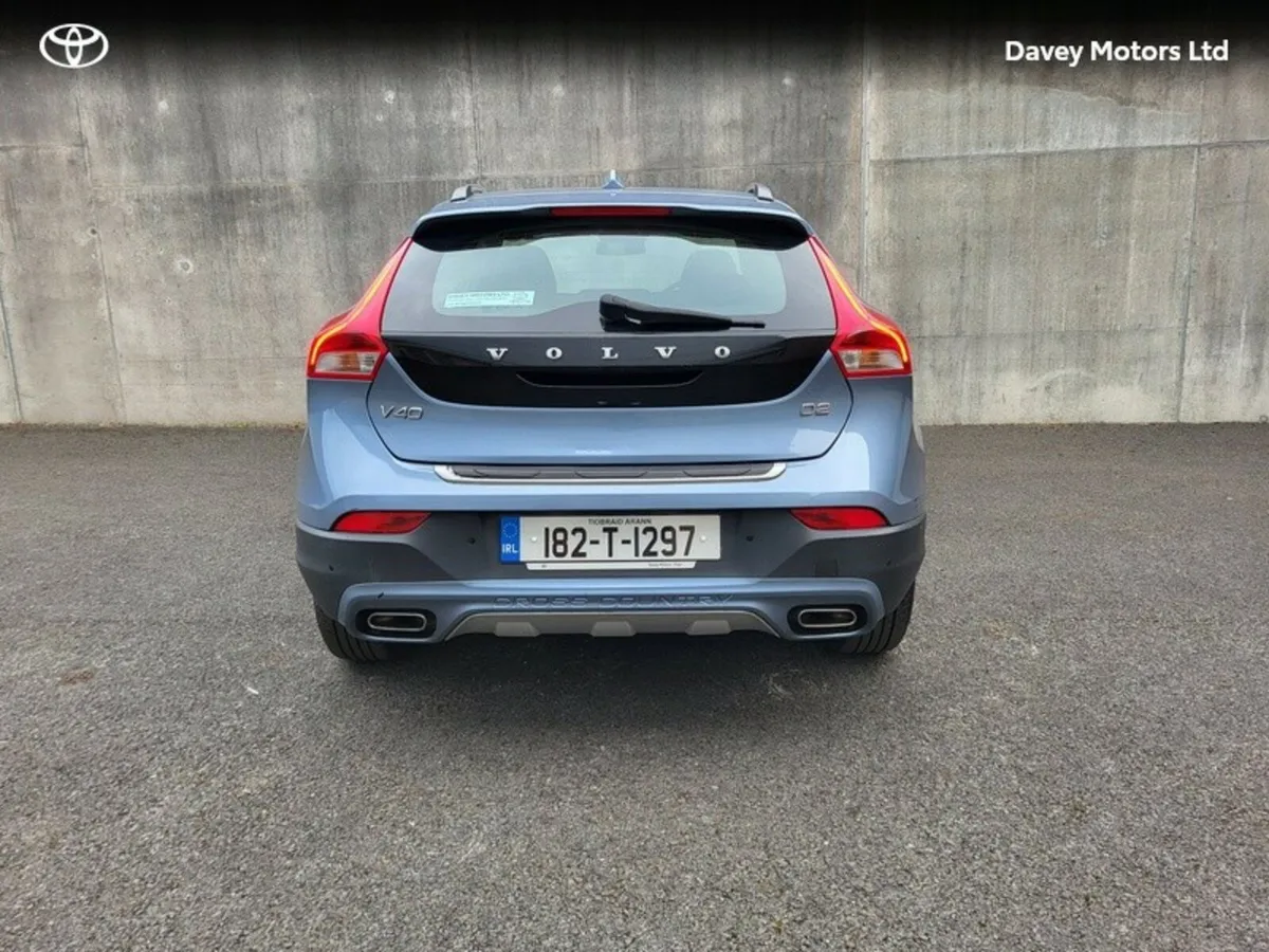 Volvo V40 2.0 D2 CROSSCOUNTY NAV+ 5DR A 40 SERIES - Image 4