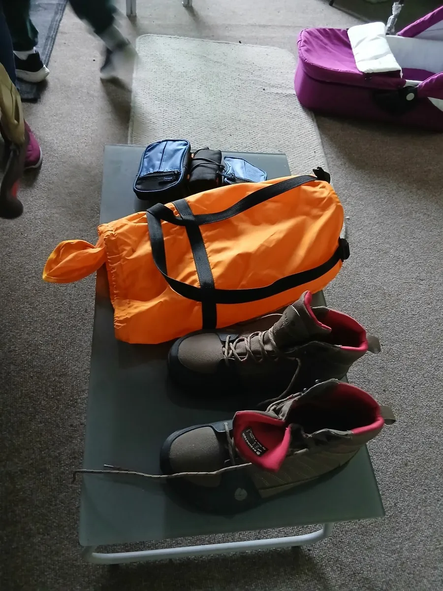 Size 8 boots and fishing waders with waist storage - Image 3