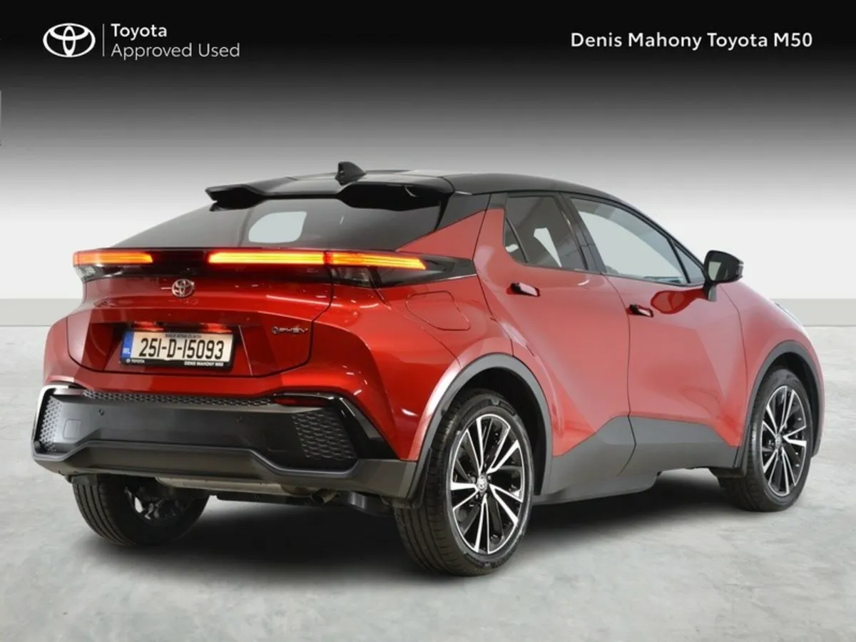 Toyota C-HR SOL Plugin Hybrid - Image 2