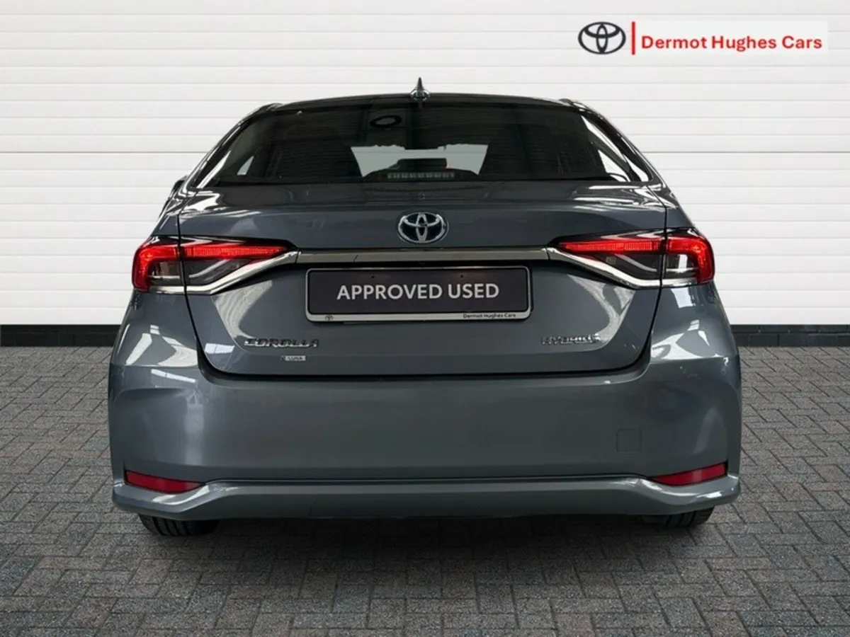 Toyota Corolla LUNA SALOON 4DR AUTO HYBRID - Image 4