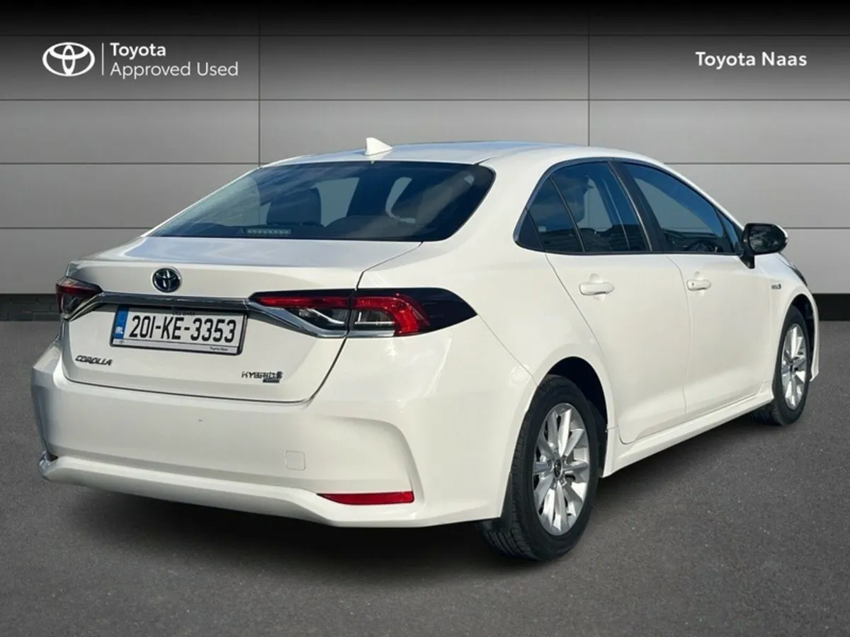 Toyota Corolla 1.8 HYBRID SALOON - Image 2