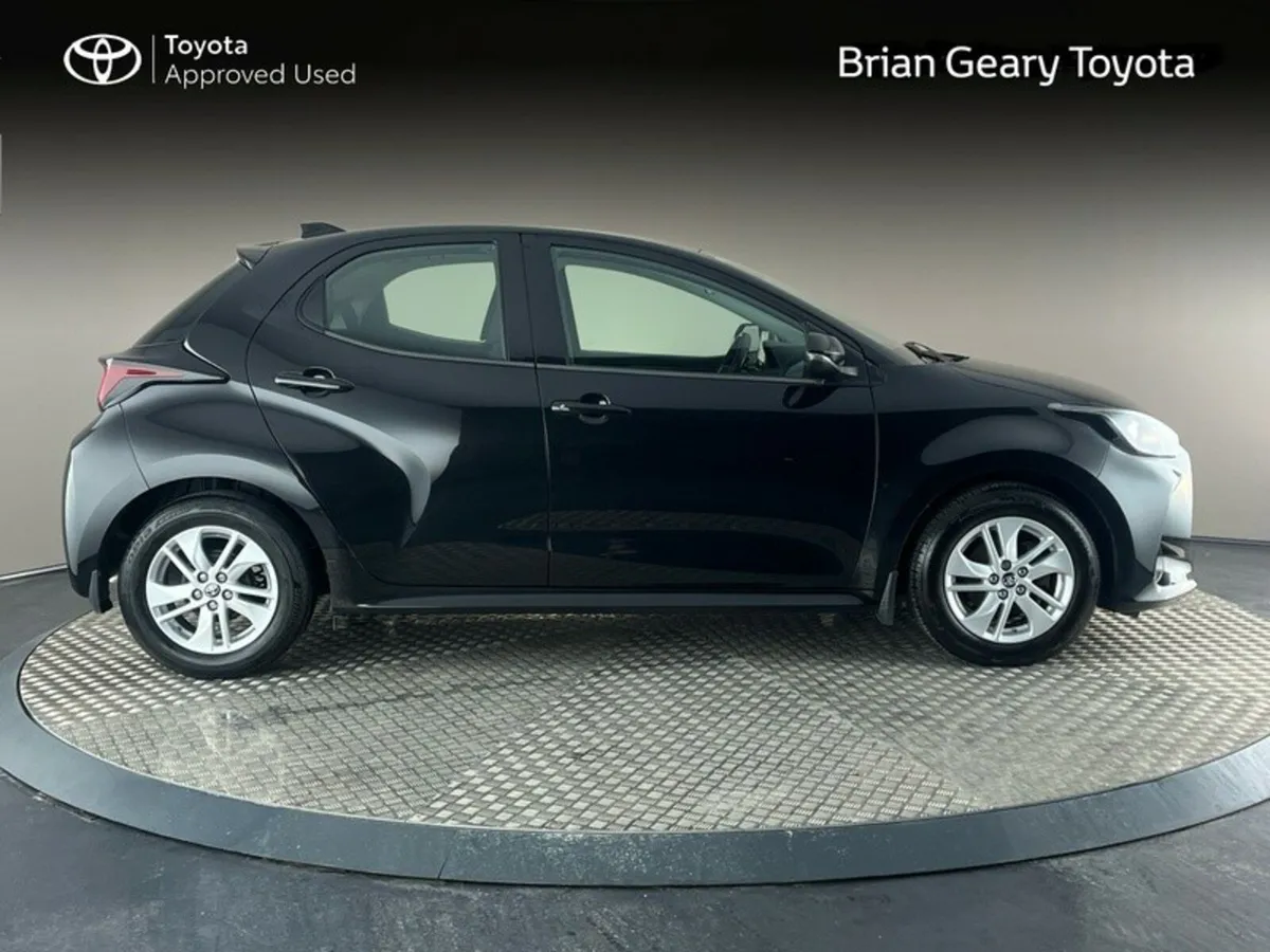 Toyota Yaris 1.0 LUNA - Image 3