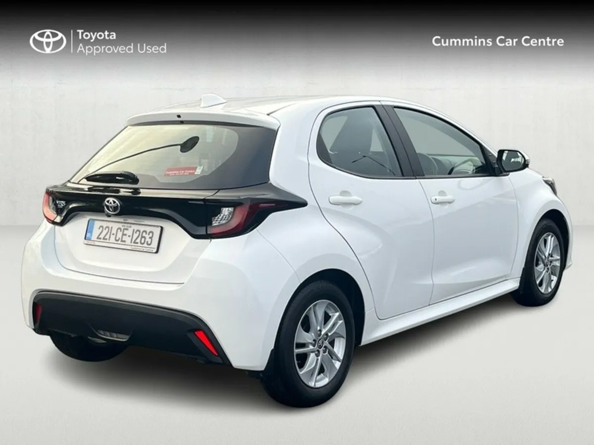 Toyota Yaris YARIS 1.0 LUNA - Image 2