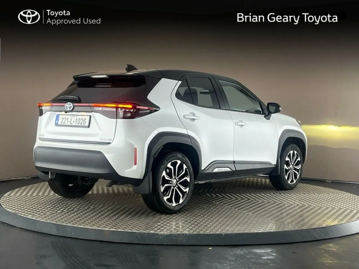 Toyota Yaris Cross HYBRID LUNA SPORT - Image 2