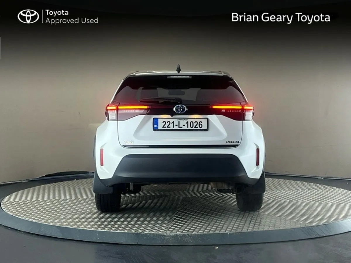 Toyota Yaris Cross HYBRID LUNA SPORT - Image 4