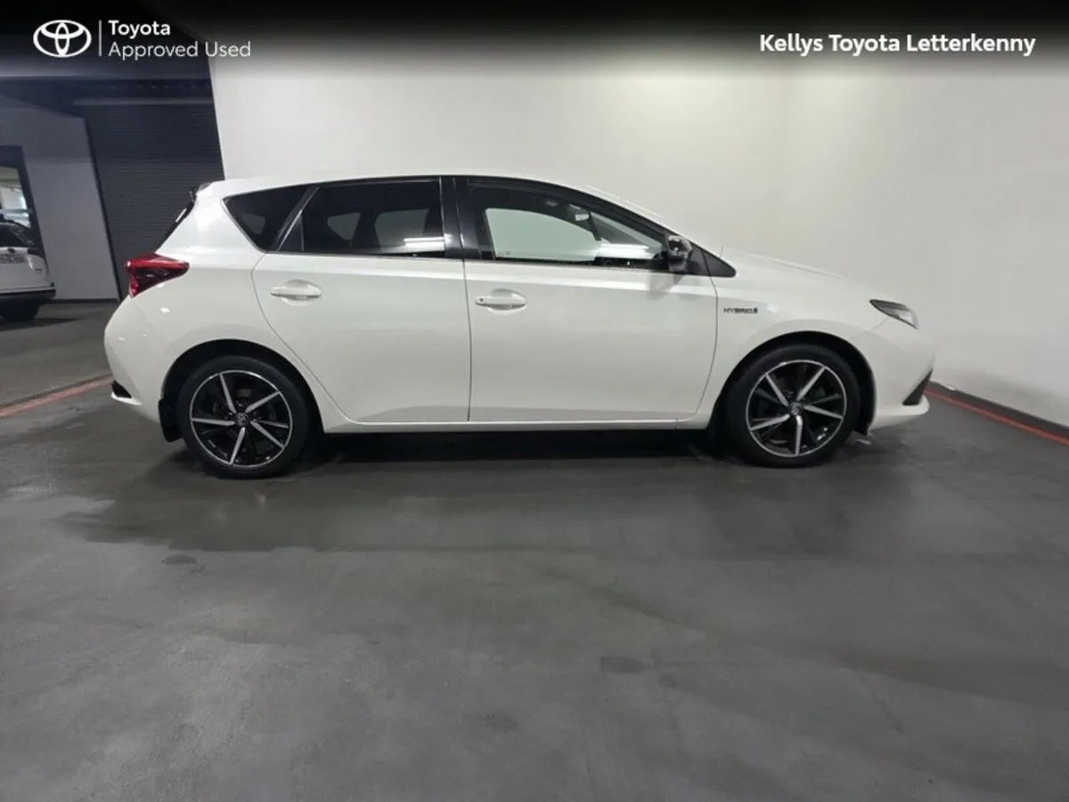 Toyota Auris AURIS HYBRID LUNA SPORT #100 - Image 3
