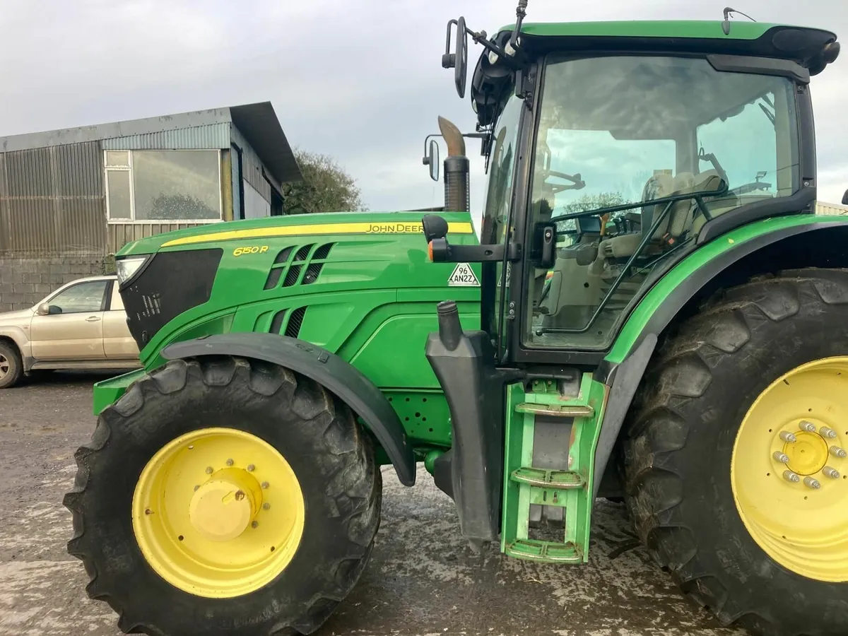 2015 John Deere 6150R - Image 2