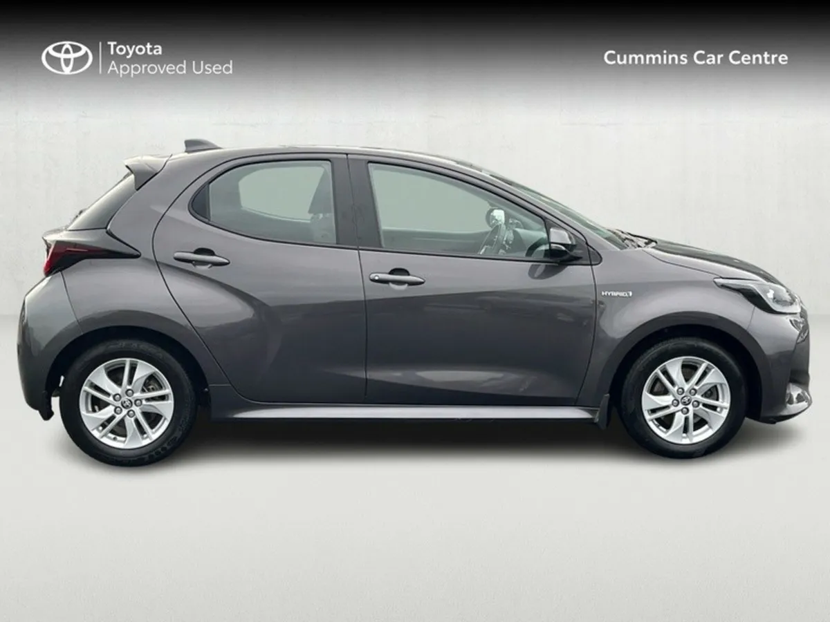 Toyota Yaris HYBRID LUNA 4DR AUTO - Image 3