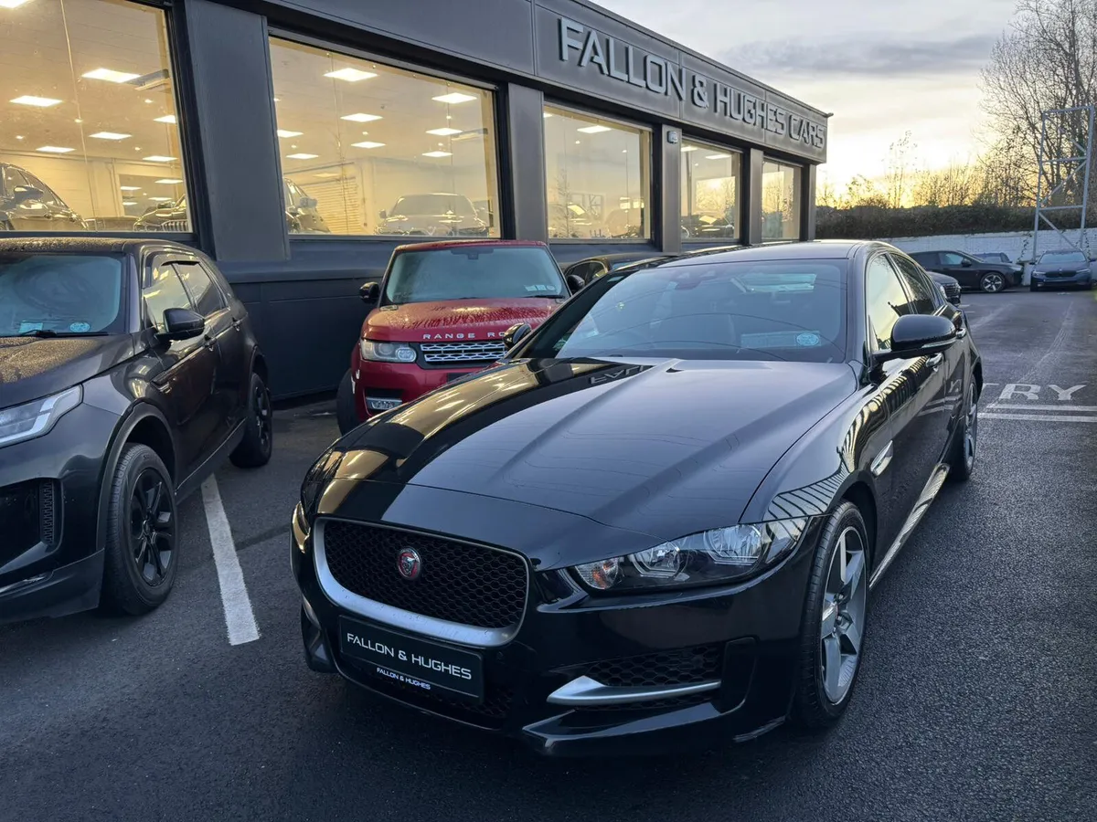 JAGUAR XE 2.0 D R-SPORT 4DR AUTO // LOW KMS - Image 1