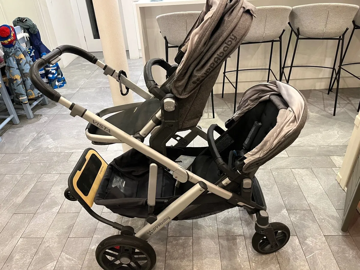 UppababyVistaV2 pram rumble seat& bassinet - Image 2