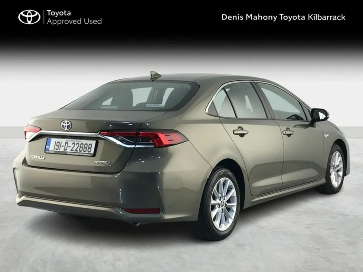 Toyota Corolla HYBRID LUNA SALOON - Image 2