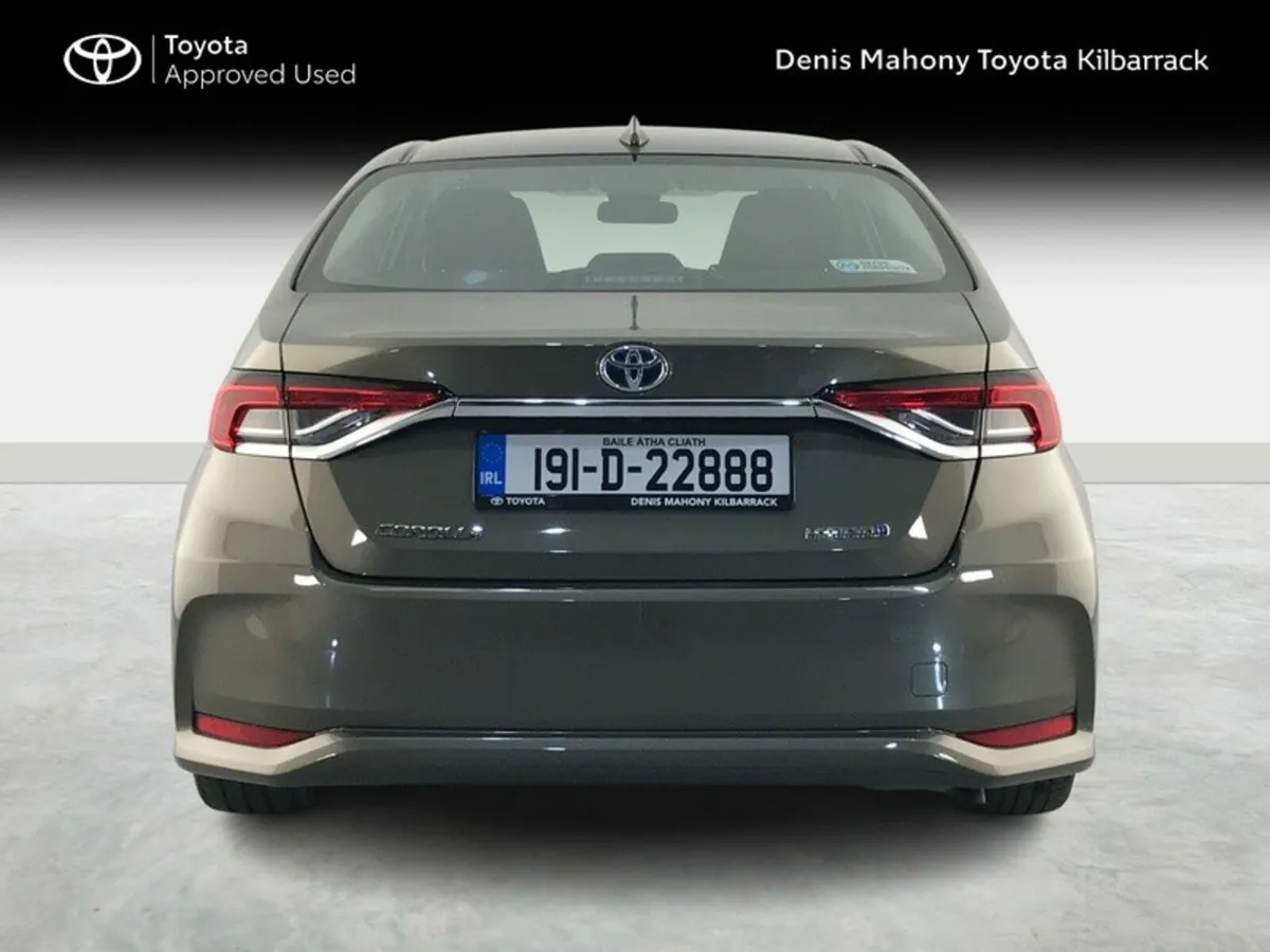 Toyota Corolla HYBRID LUNA SALOON - Image 4