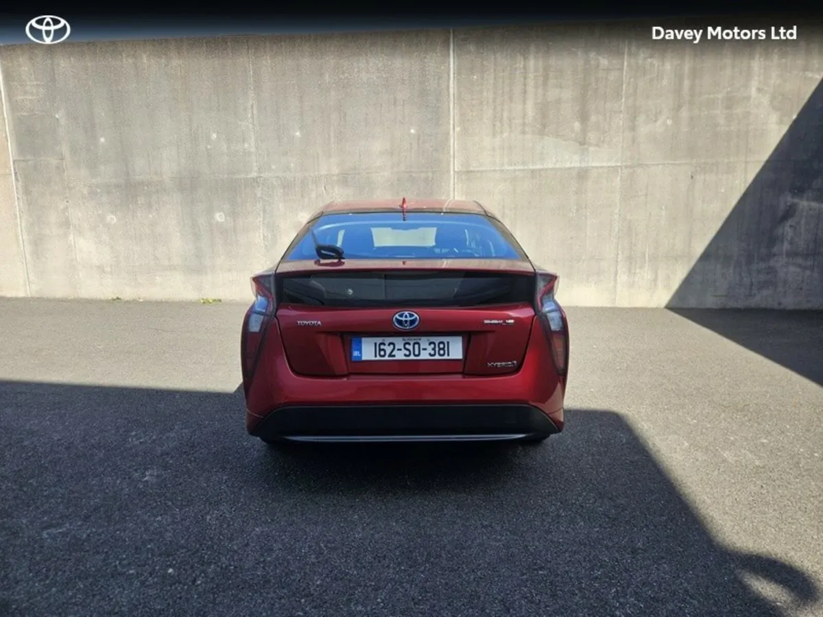 Toyota Prius PRIUS HYBRID LUXURY - Image 4