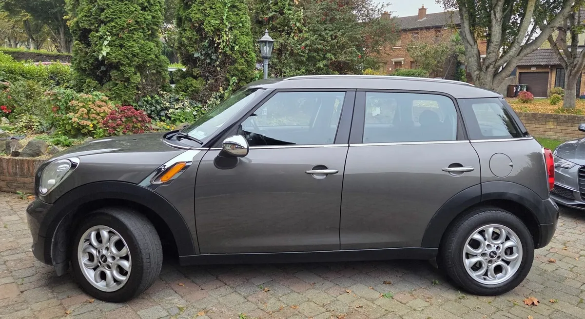 Mini Cooper 2012 - Image 2