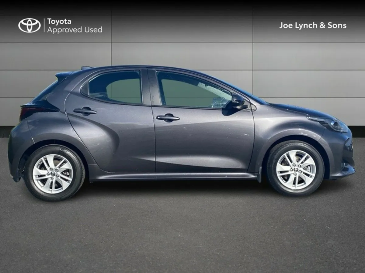 Toyota Yaris YARIS 1.5 HYBRID LUNA - Image 3