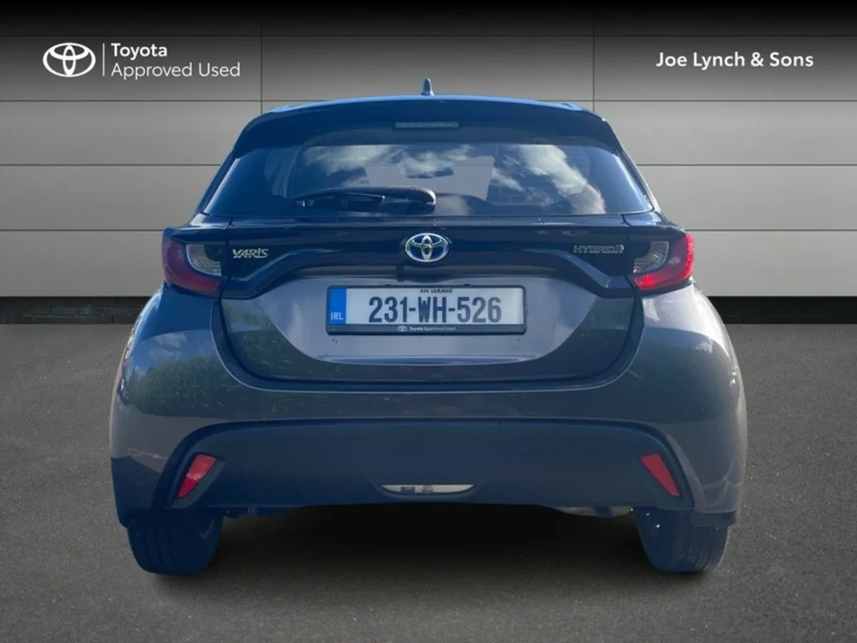 Toyota Yaris YARIS 1.5 HYBRID LUNA - Image 4