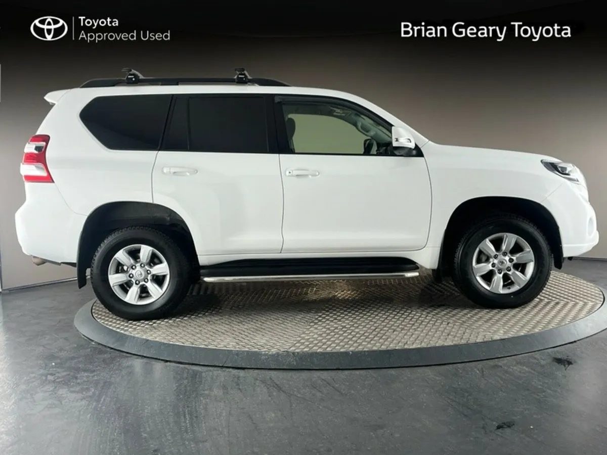 Toyota Land Cruiser LWB GX COMM AUTO - Image 3