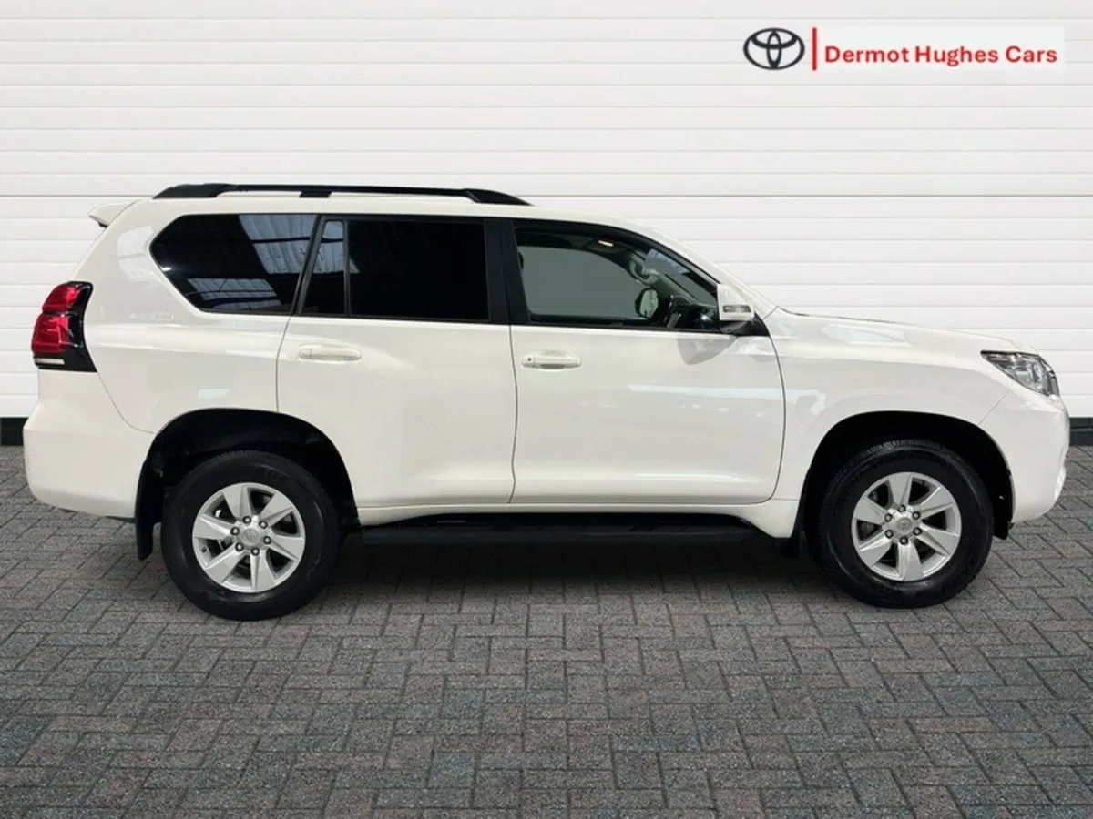 Toyota Land Cruiser LWB COMM - Image 3