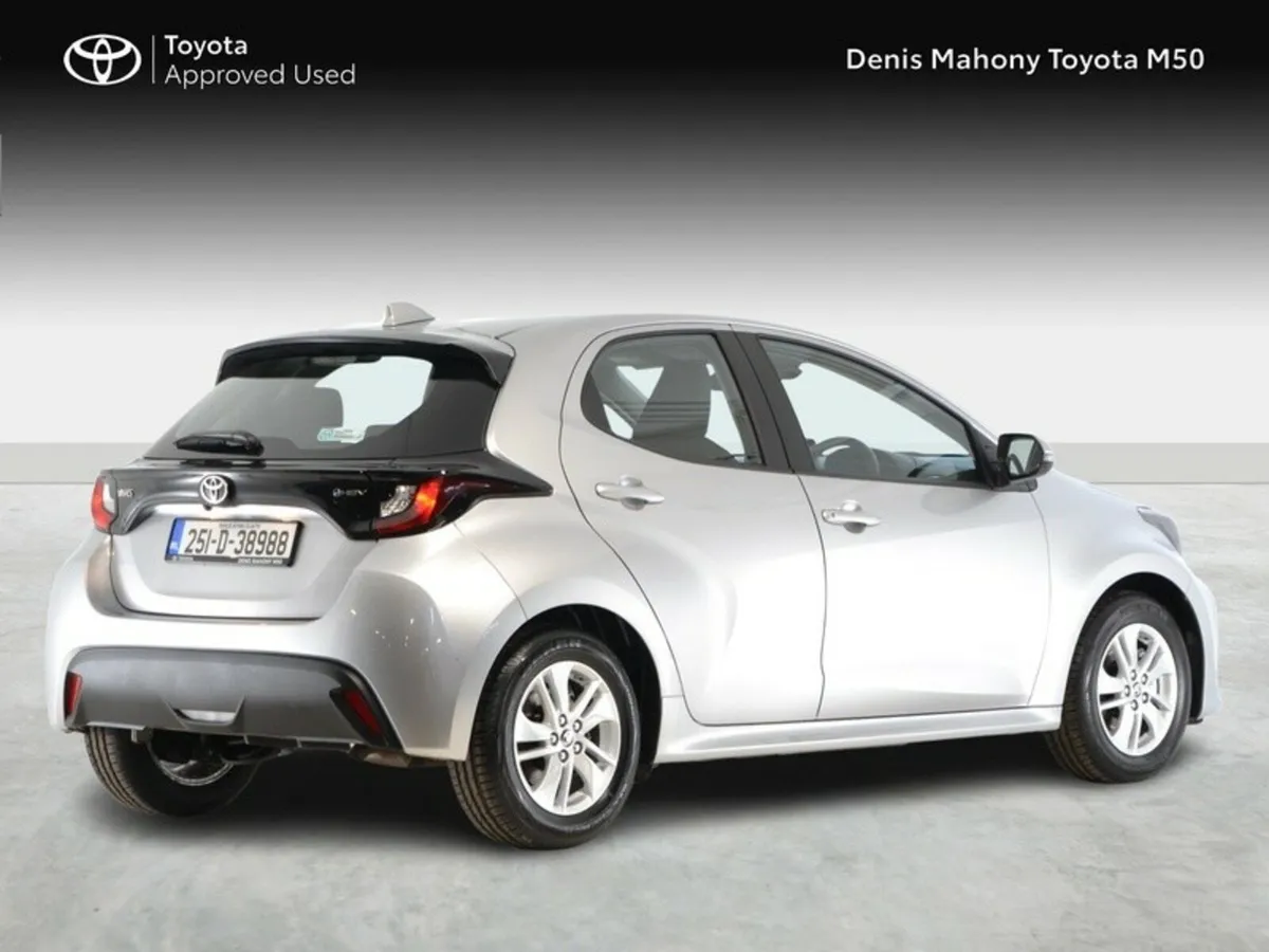 Toyota Yaris Hybrid Luna Auto - Image 2