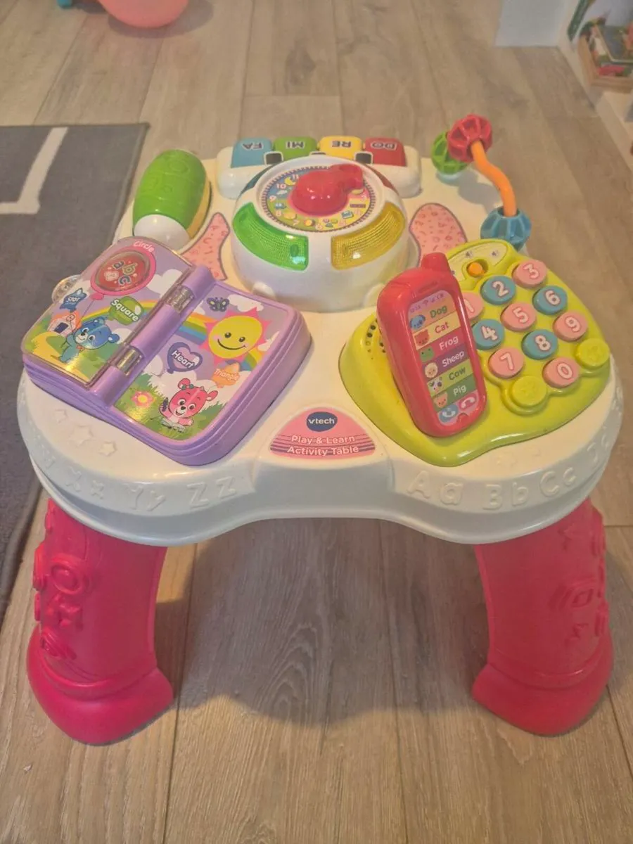 V tech Play & Learn Activity Table - Image 3