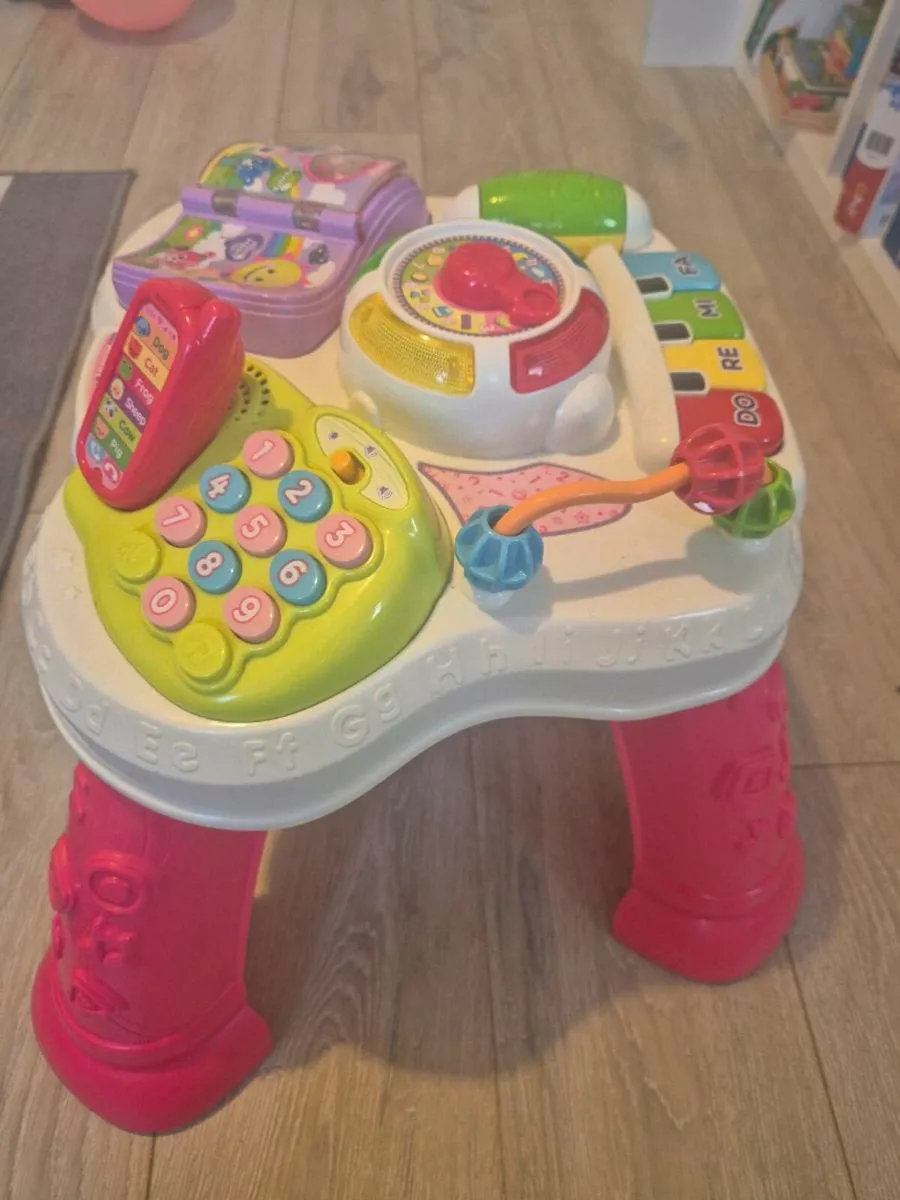 V tech Play & Learn Activity Table - Image 4