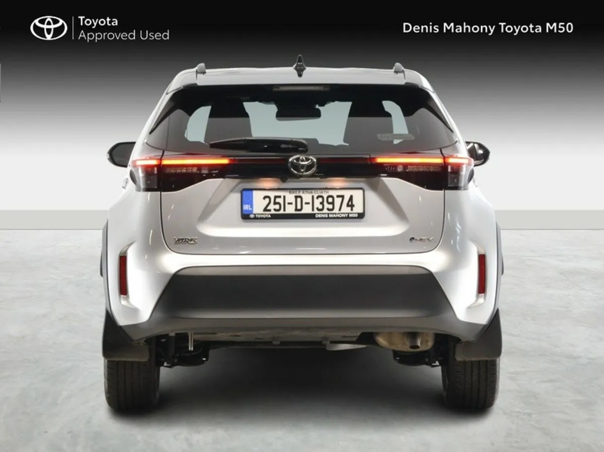 Toyota Yaris Cross Luna Sport Hybrid Auto - Image 4