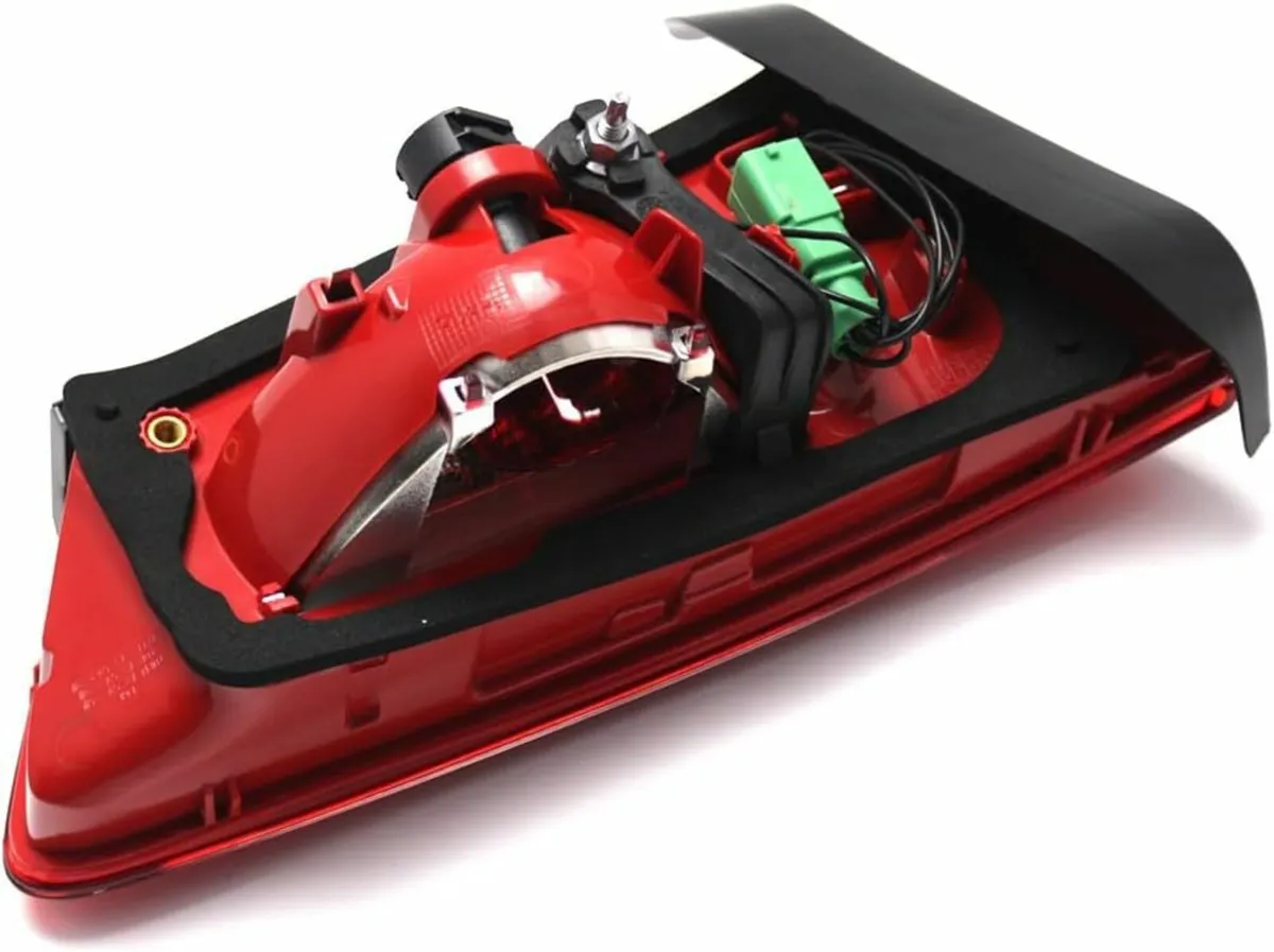 AUDI A6 C7 Rear Inner LED w/Turn Signal Brake Lamp - Image 3