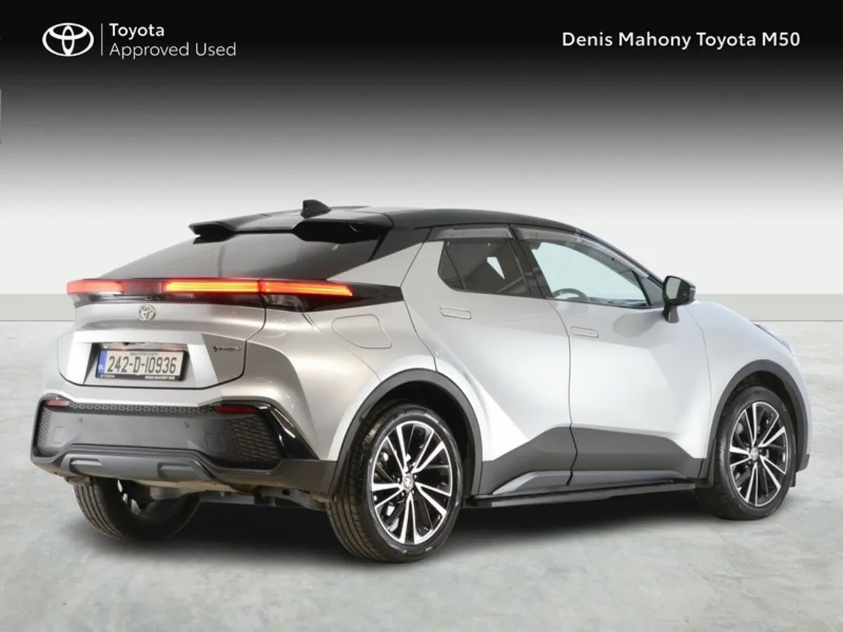 Toyota C-HR Plug-In Hybrid Sol - Image 2