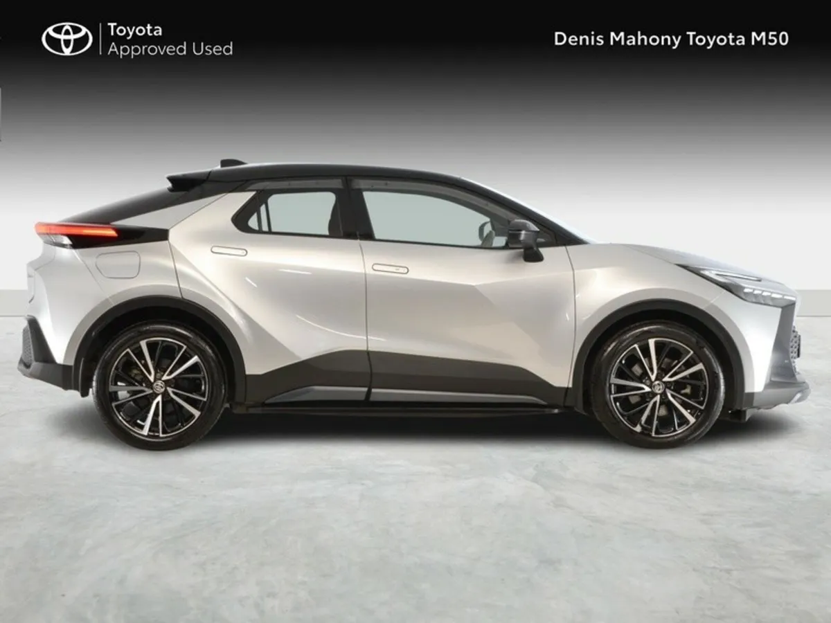 Toyota C-HR Plug-In Hybrid Sol - Image 3