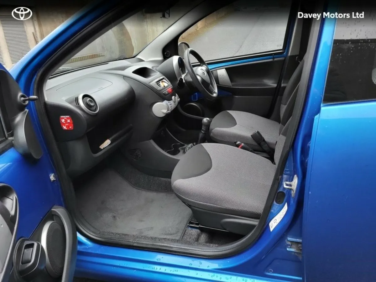 Toyota Aygo 1.0 AURA 4DR - Image 4