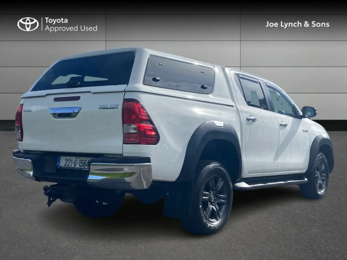 Toyota Hilux HILUX 2.8 SR5 DOUBLE CAB - Image 2