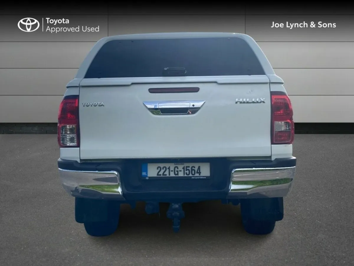 Toyota Hilux HILUX 2.8 SR5 DOUBLE CAB - Image 4