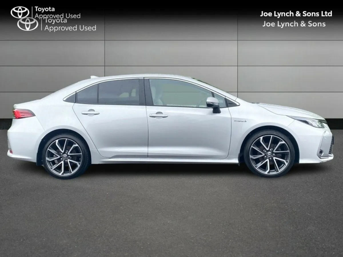 Toyota Corolla COROLLA HYBRID SOL SALOON - Image 3